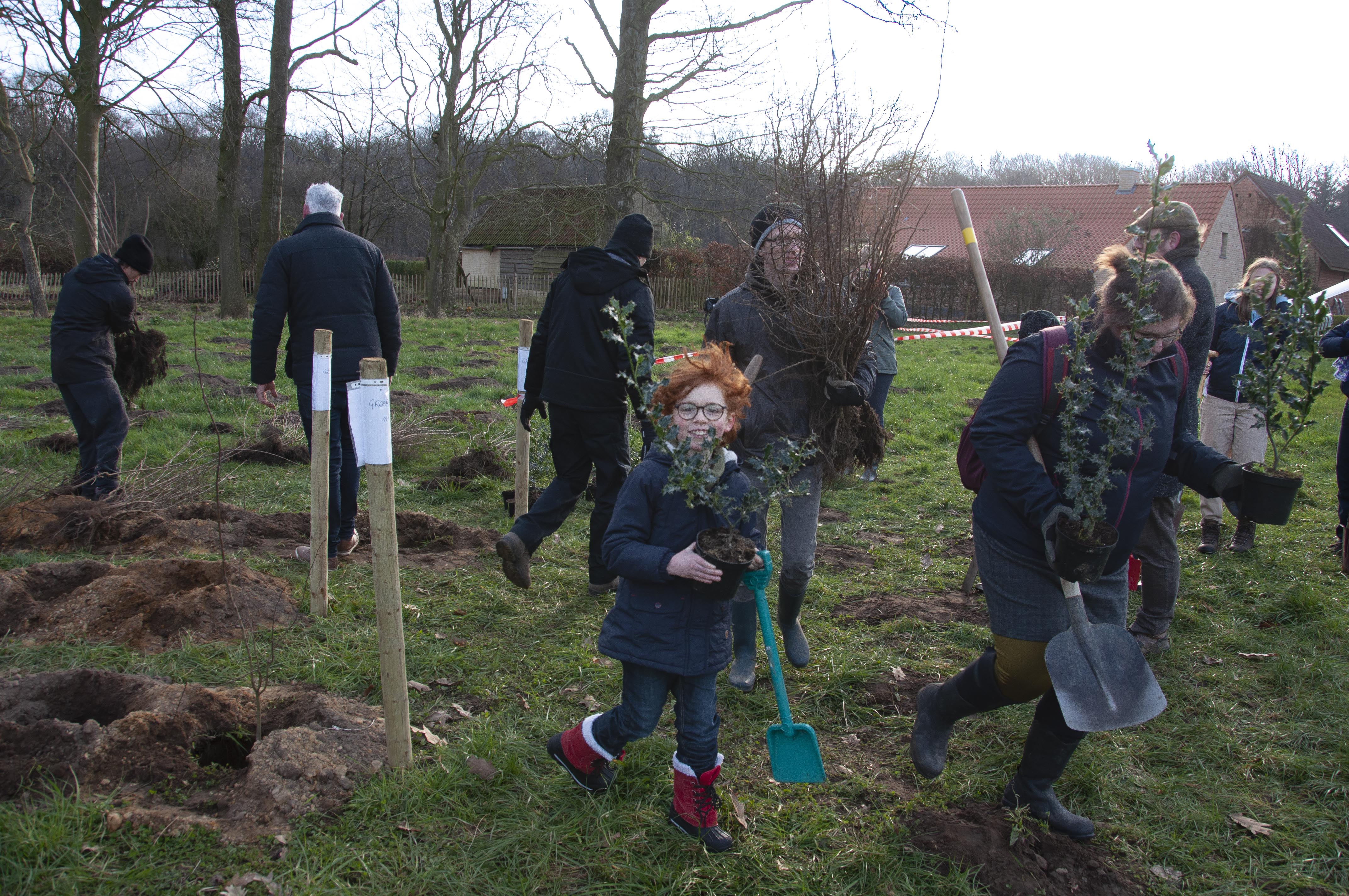 jong en oud planten extra bomen aan