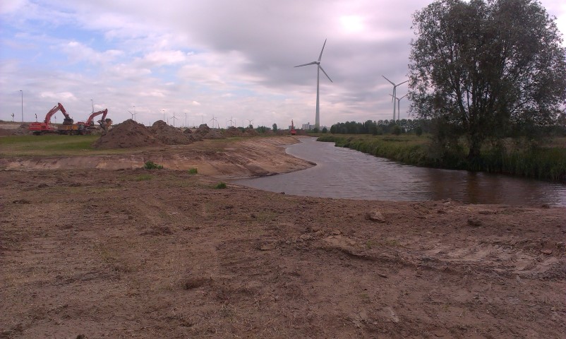 zicht op landschap Doornzele met windmolens