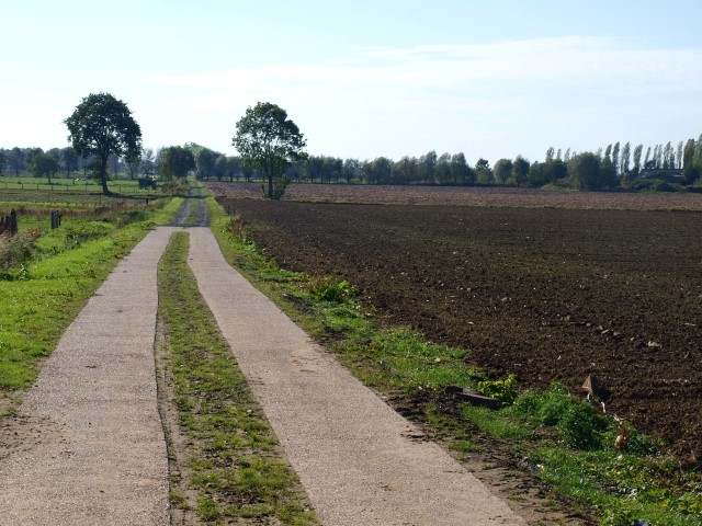 landbouwweg tussen de Sasputstraat en de Vrijgeweidstraat