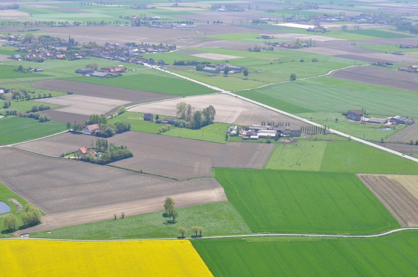 luchtfoto Izenberge