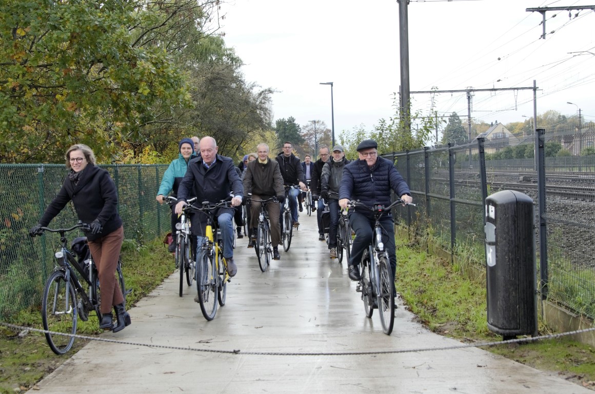 Op zondag 12 november 2017 werd de fietsstraat in De Pinte officieel geopend.