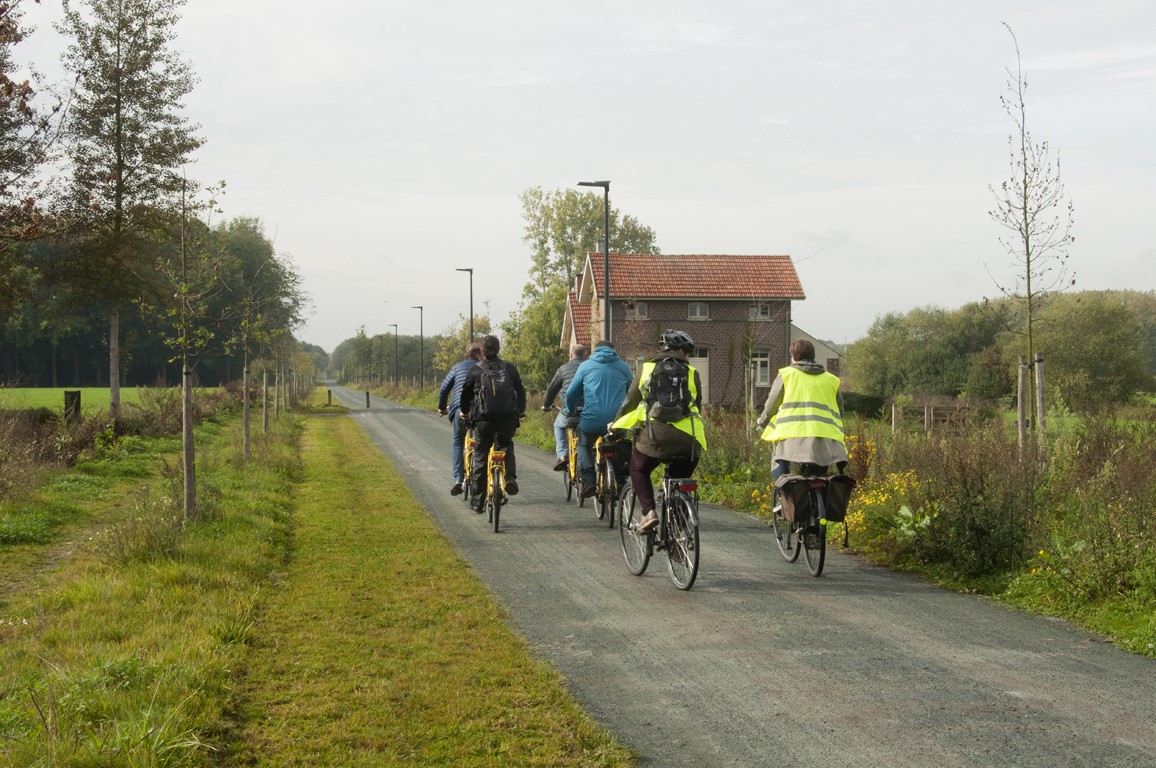 Fietsen naar De Pinte op de oude spoorwegbedding