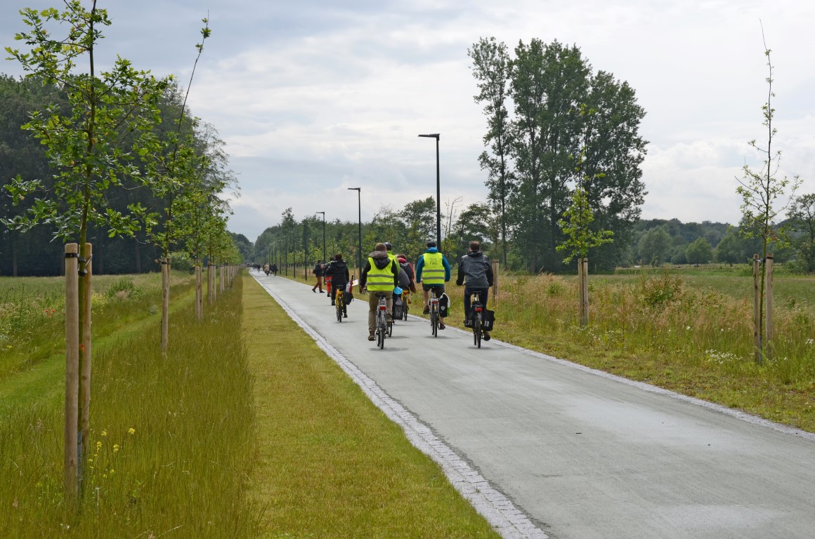 Fietstraject tussen de Klossestraat en de Rijvisschestraat op de oude spoorwegbedding