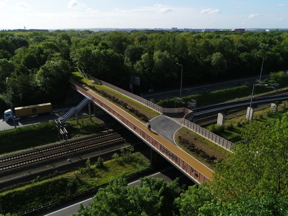 Dronebeeld bermbrug