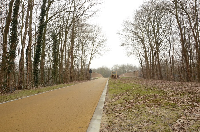 Foto toont begin van de nieuwe Ravaartstraat