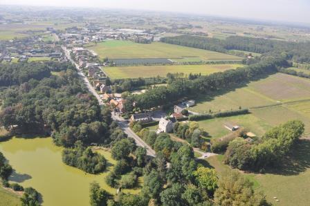 luchtfoto dorpsrand Wildenburg