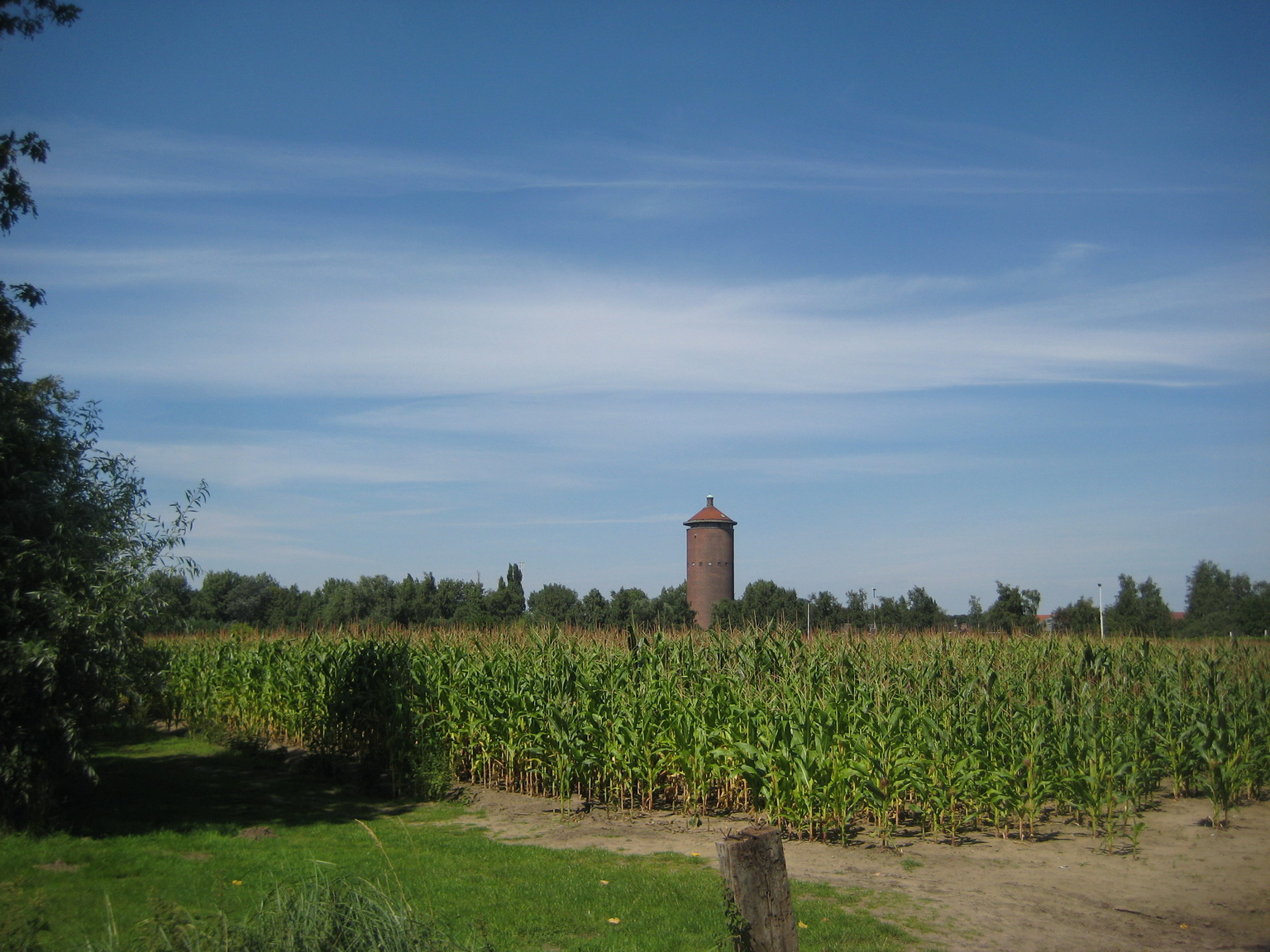 watertoren in het landschap