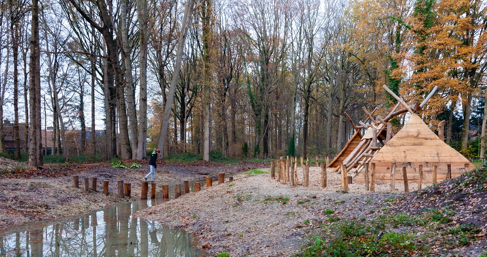 bronstijdwoning in hout